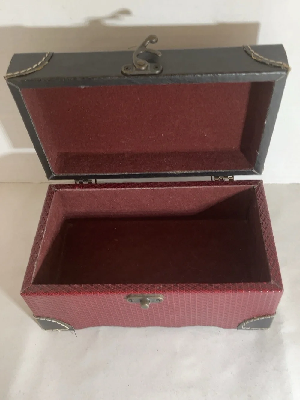 Red Black Faux Leather Jewelry Trinket Box Velvet Lined Hinged Storage 8”